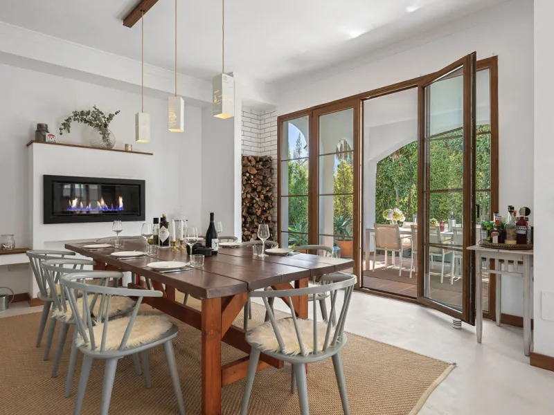 House - Detached Villa в продаже в Estepona, Málaga. В доме 4 спален и 5 ванных комнат. Площадь дома 293 м². Площадь участка 504 м²
