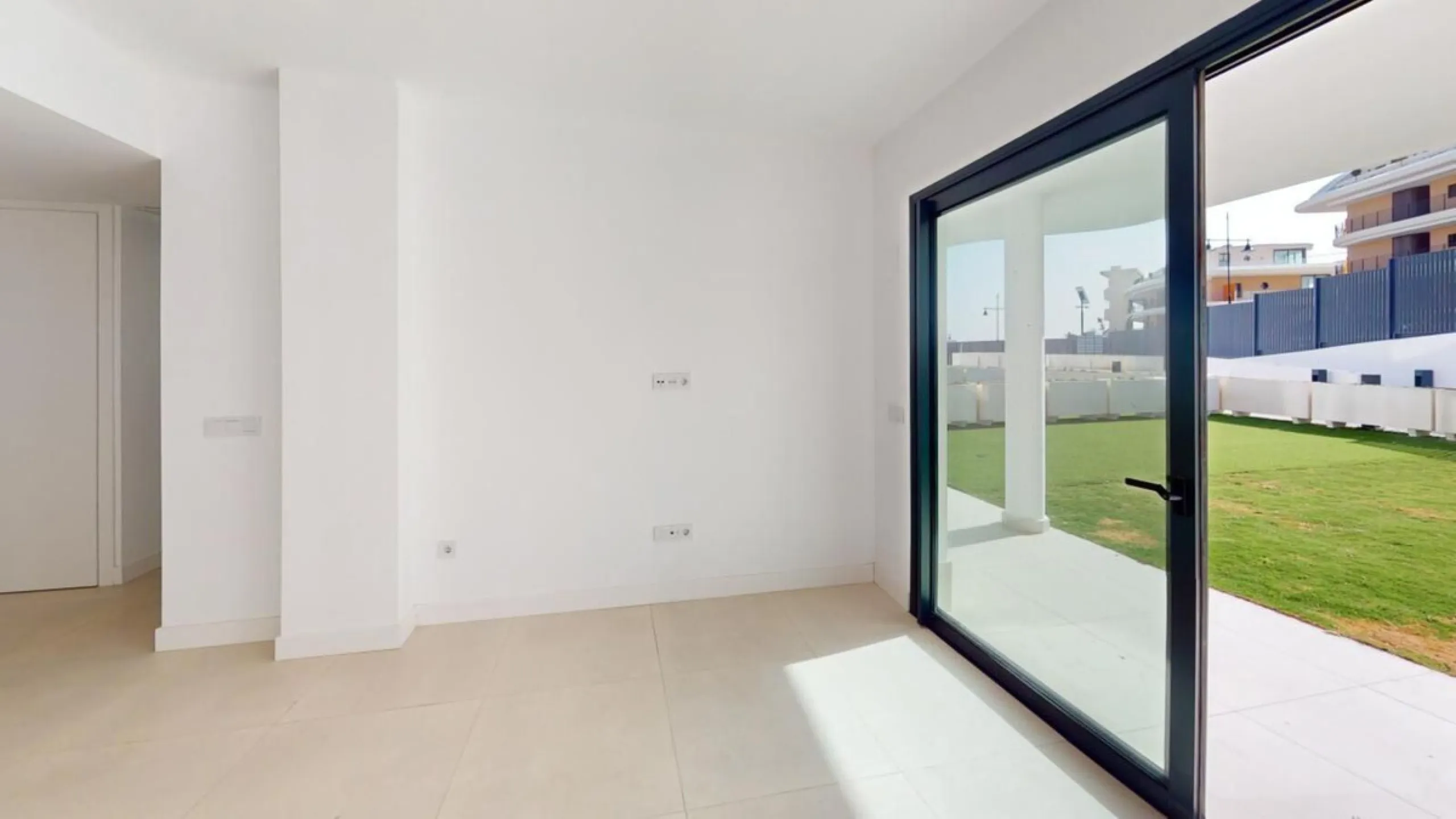 Apartment - Ground Floor Apartment в продаже в Fuengirola, Málaga. В доме 2 спален и 2 ванных комнат. Площадь дома 190 м². Площадь участка 98 м²
