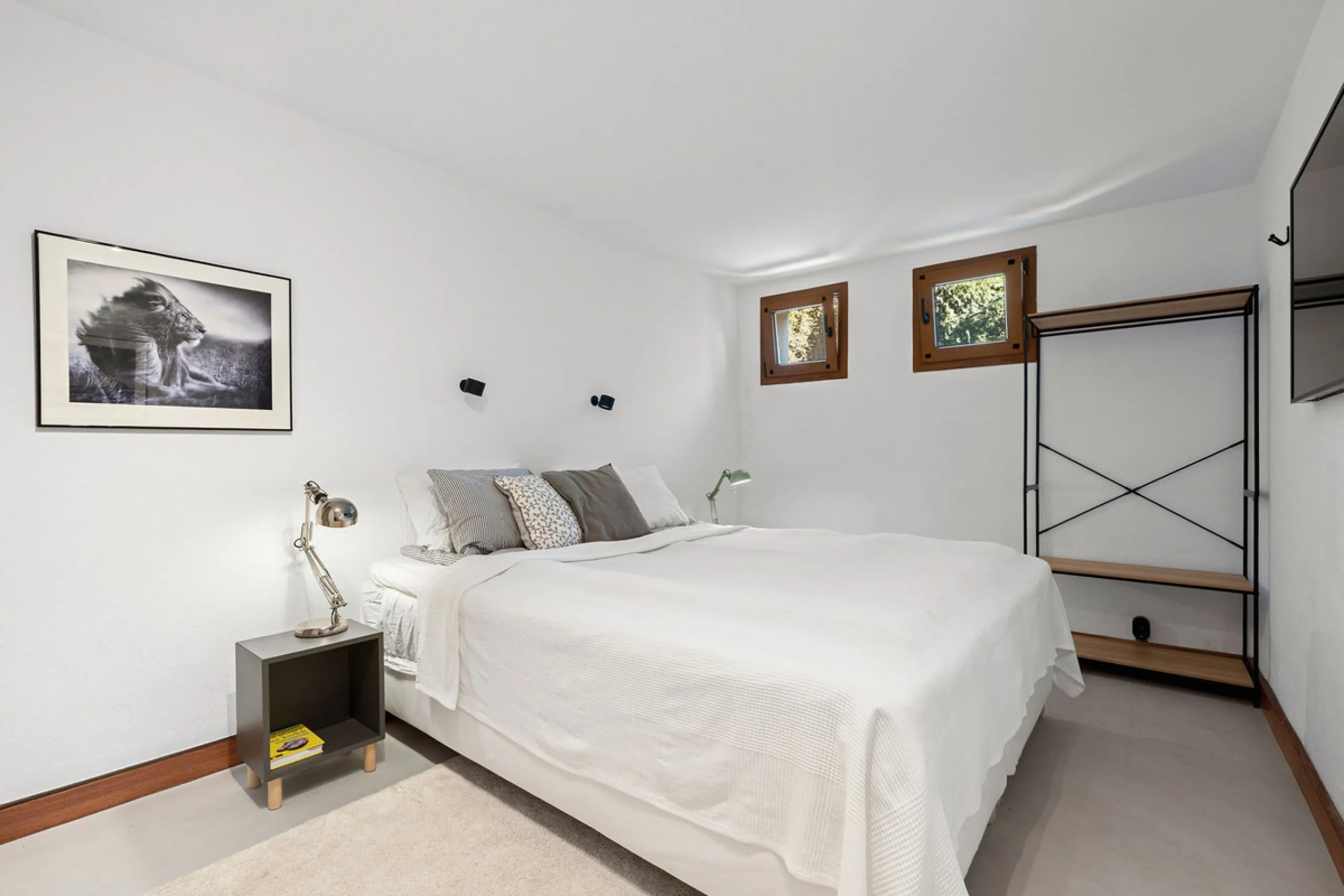 House - Detached Villa в продаже в Estepona, Málaga. В доме 4 спален и 5 ванных комнат. Площадь дома 293 м². Площадь участка 504 м²