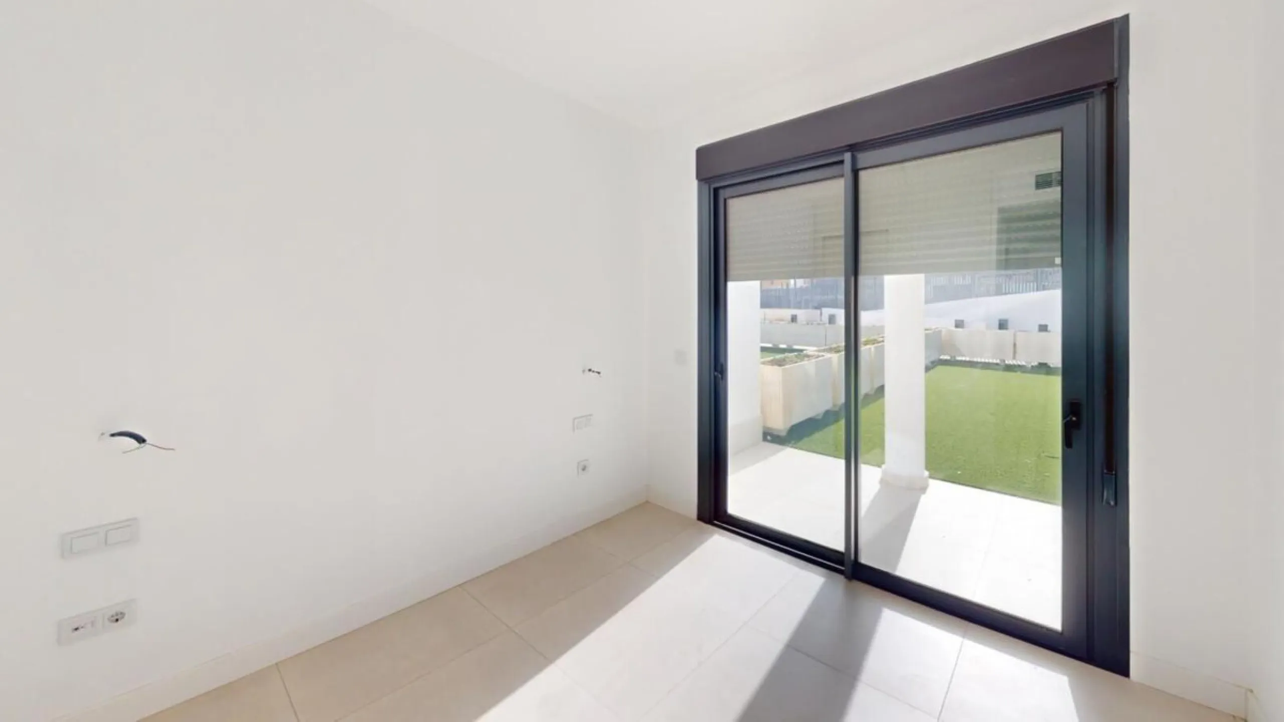 Apartment - Ground Floor Apartment в продаже в Fuengirola, Málaga. В доме 2 спален и 2 ванных комнат. Площадь дома 190 м². Площадь участка 98 м²