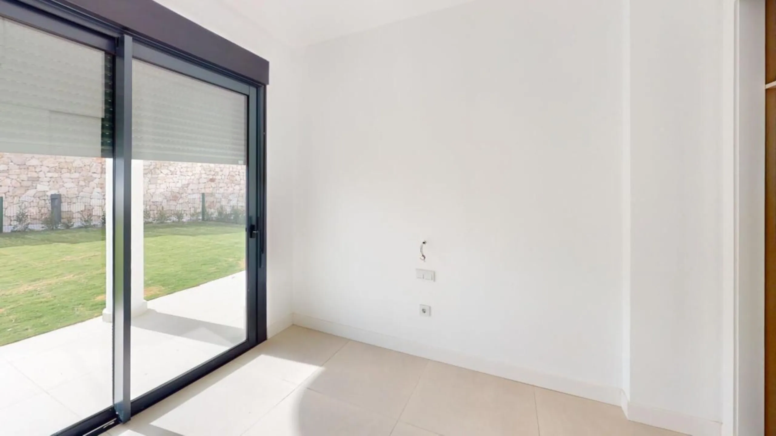Apartment - Ground Floor Apartment в продаже в Fuengirola, Málaga. В доме 2 спален и 2 ванных комнат. Площадь дома 190 м². Площадь участка 98 м²