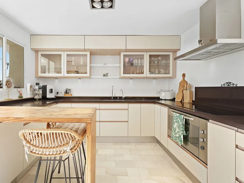 Apartment - Penthouse Duplex в продаже в Marbella, Málaga. В доме 2 спален и 2 ванных комнат. Площадь дома 180 м²