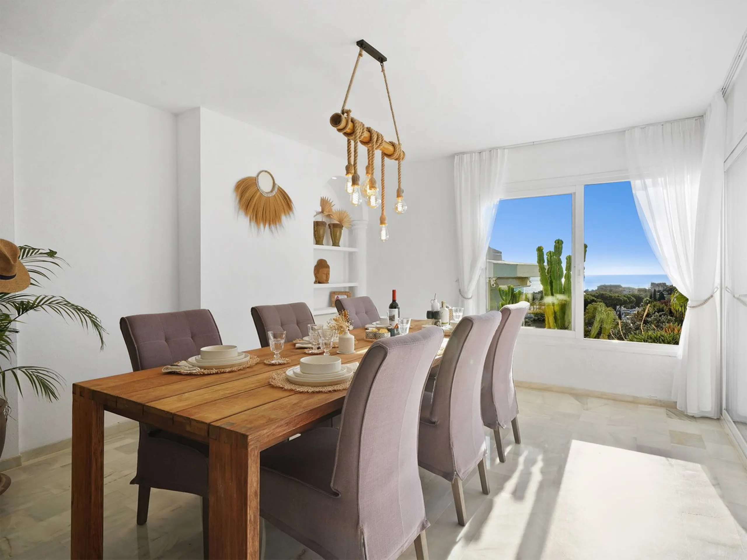 Apartment - Penthouse Duplex в продаже в Marbella, Málaga. В доме 2 спален и 2 ванных комнат. Площадь дома 180 м²