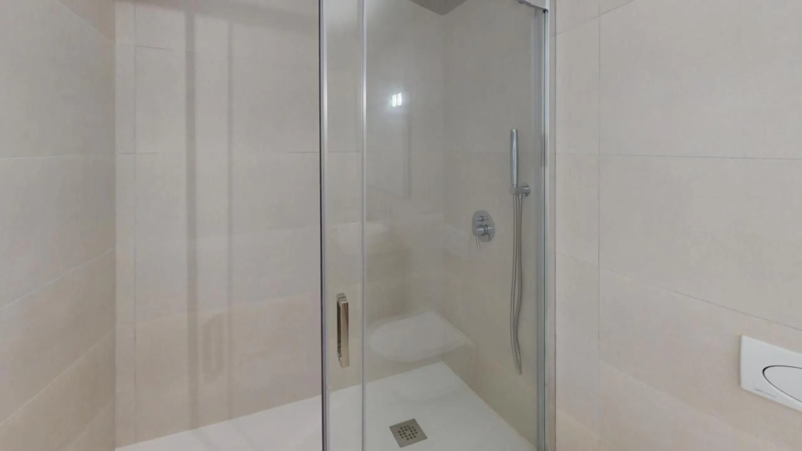 Apartment - Ground Floor Apartment в продаже в Fuengirola, Málaga. В доме 2 спален и 2 ванных комнат. Площадь дома 190 м². Площадь участка 98 м²