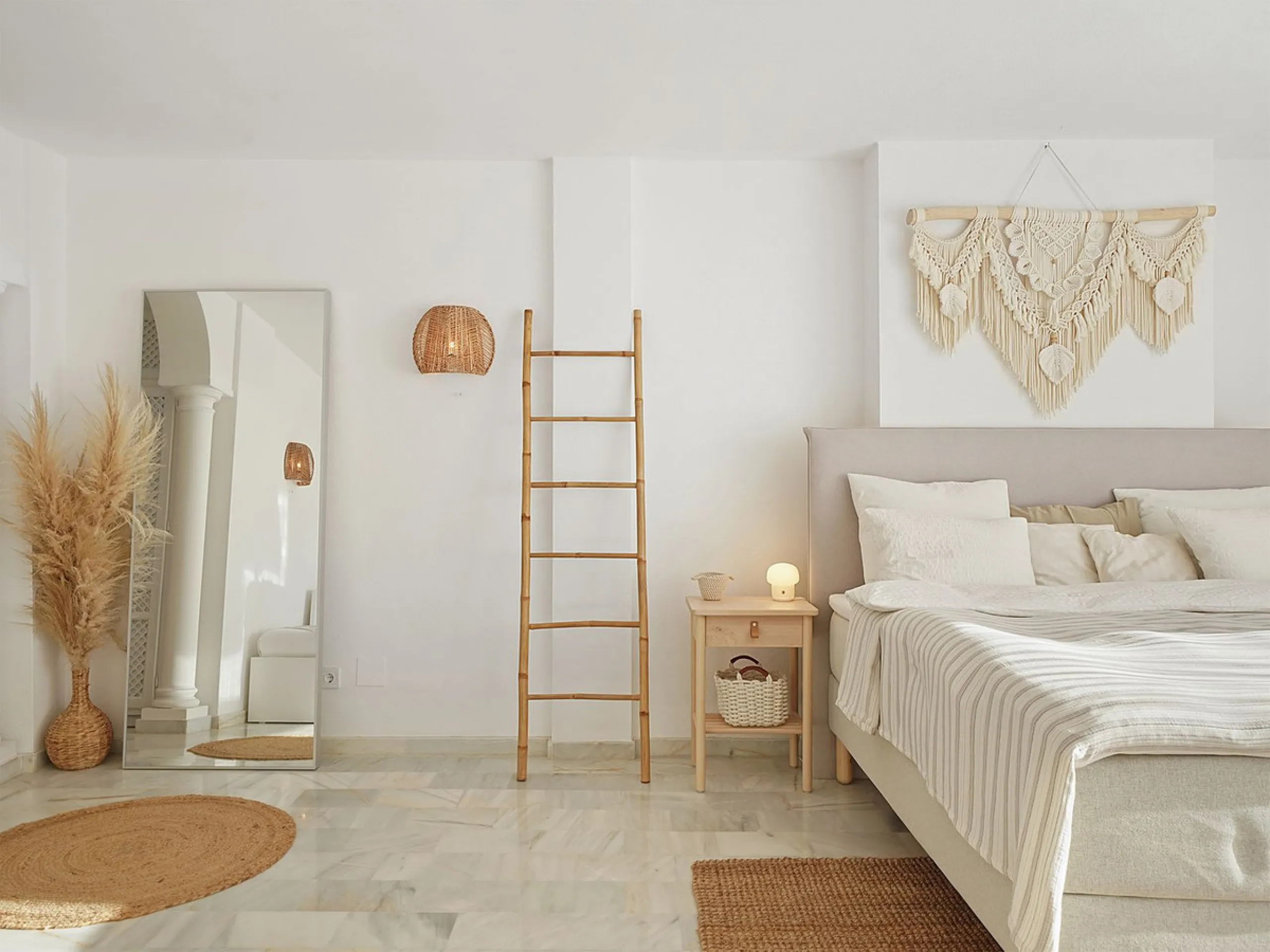 Apartment - Penthouse Duplex в продаже в Marbella, Málaga. В доме 2 спален и 2 ванных комнат. Площадь дома 180 м²