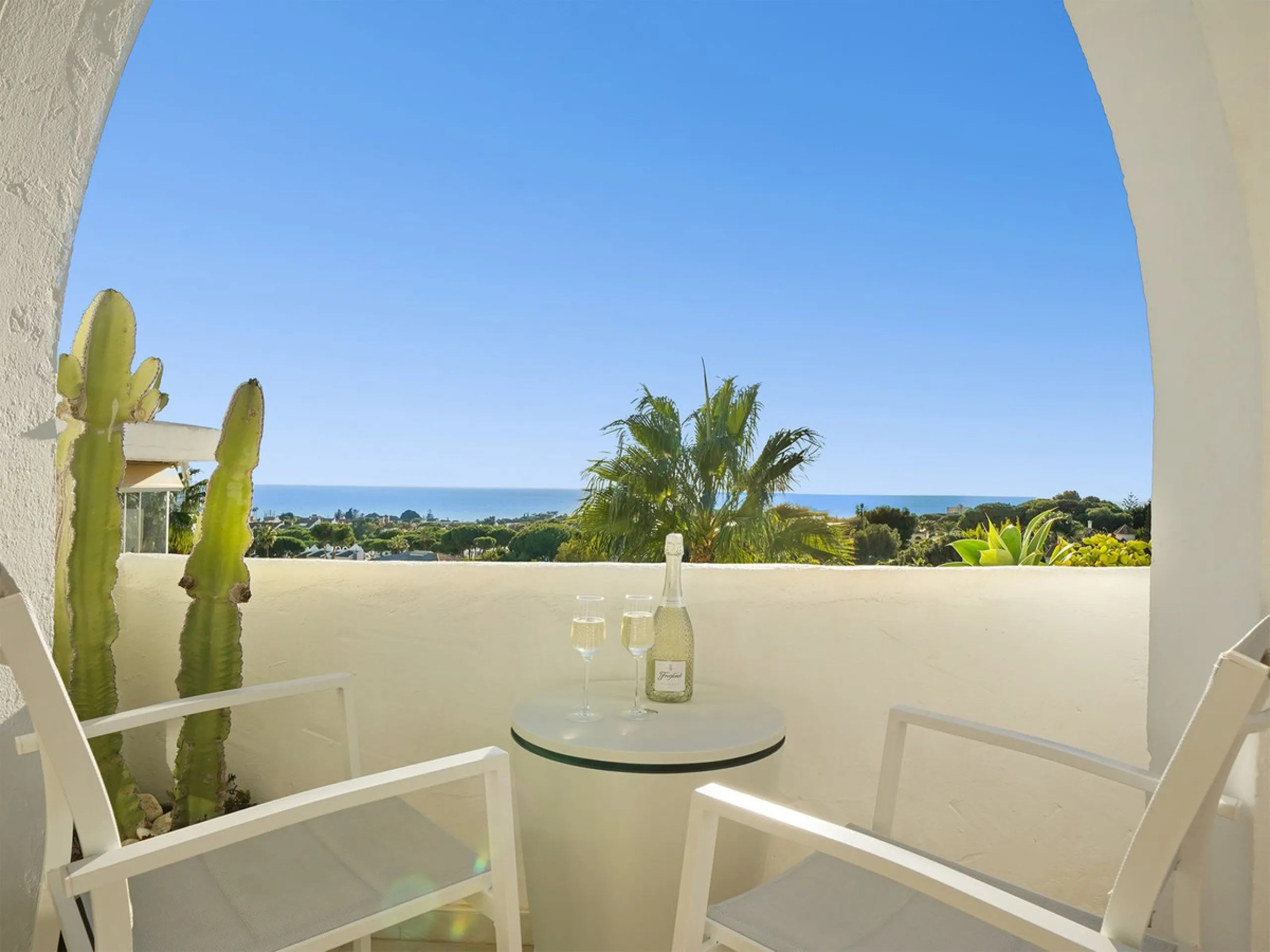 Apartment - Penthouse Duplex в продаже в Marbella, Málaga. В доме 2 спален и 2 ванных комнат. Площадь дома 180 м²
