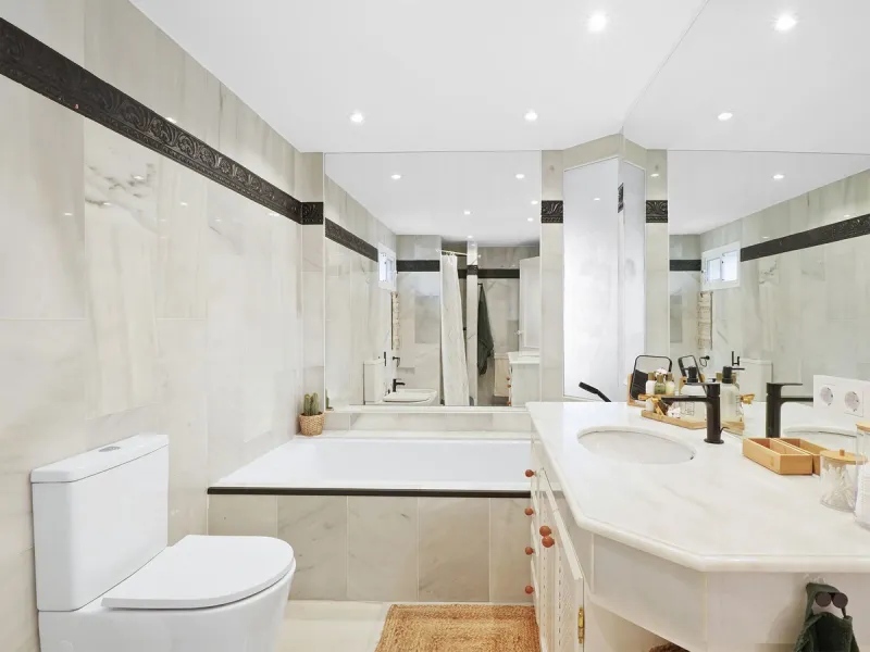 Apartment - Penthouse Duplex в продаже в Marbella, Málaga. В доме 2 спален и 2 ванных комнат. Площадь дома 180 м²