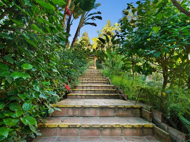 Apartment - Penthouse Duplex в продаже в Marbella, Málaga. В доме 2 спален и 2 ванных комнат. Площадь дома 180 м²