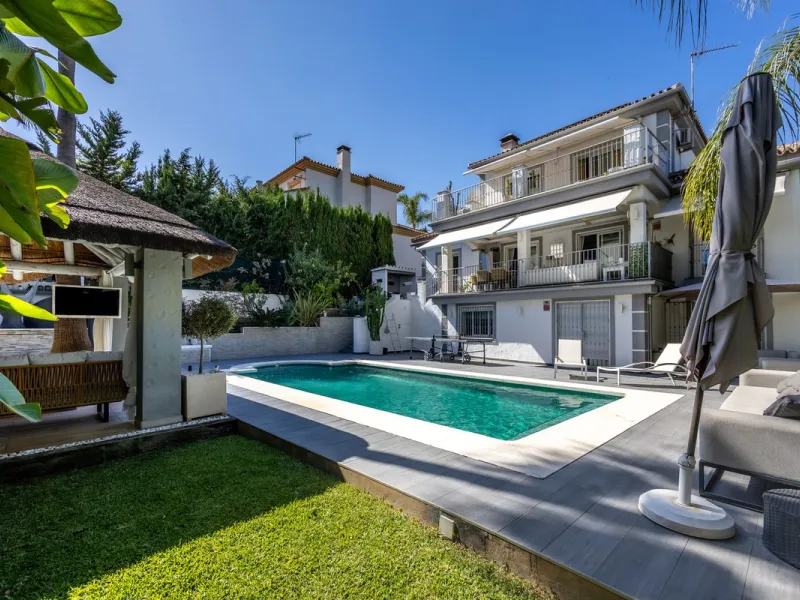 STUNNING SIX BEDROOM FULLY REFORMED AND UPGRADED VILLA.