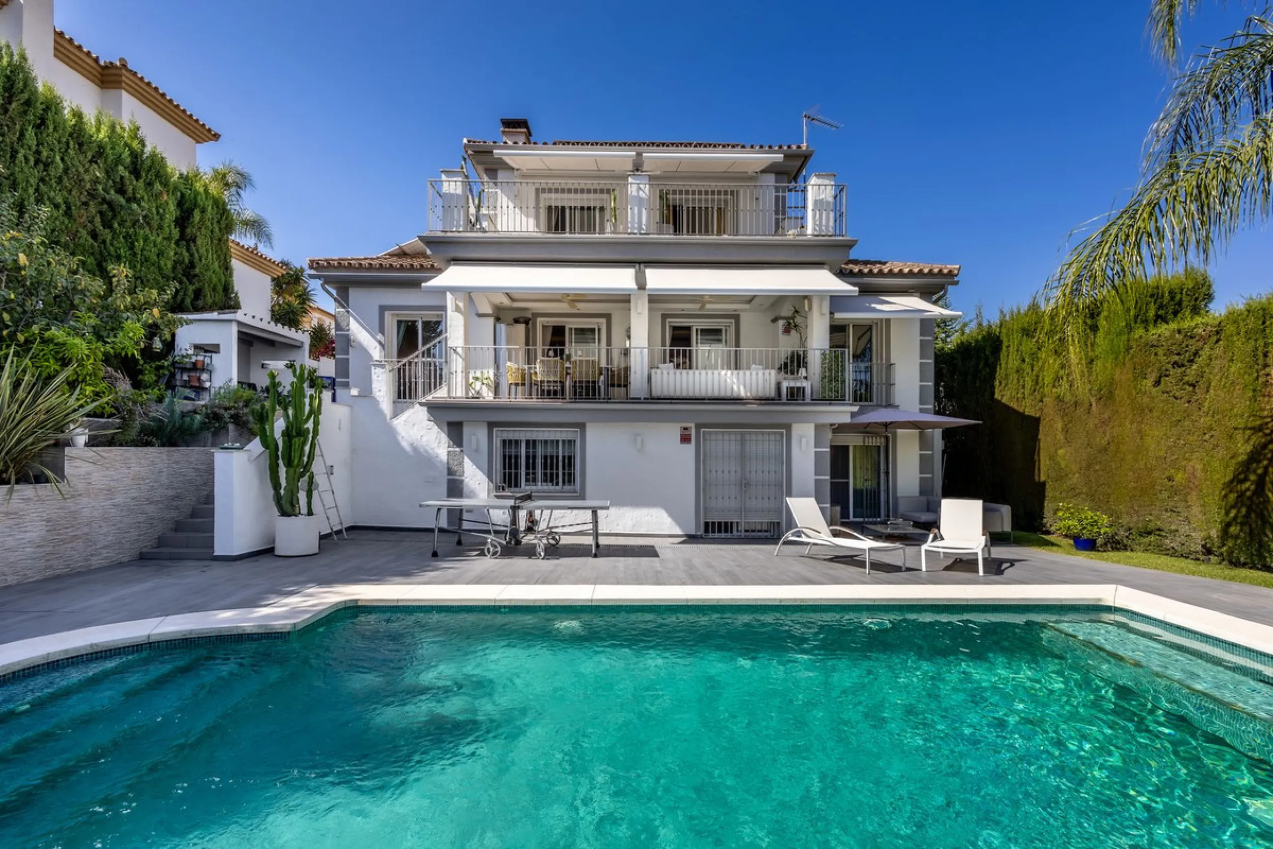 STUNNING SIX BEDROOM FULLY REFORMED AND UPGRADED VILLA.