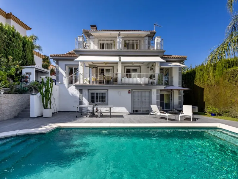 STUNNING SIX BEDROOM FULLY REFORMED AND UPGRADED VILLA.