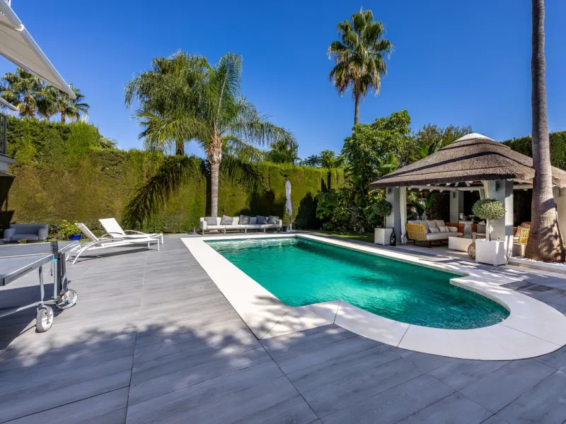 STUNNING SIX BEDROOM FULLY REFORMED AND UPGRADED VILLA.