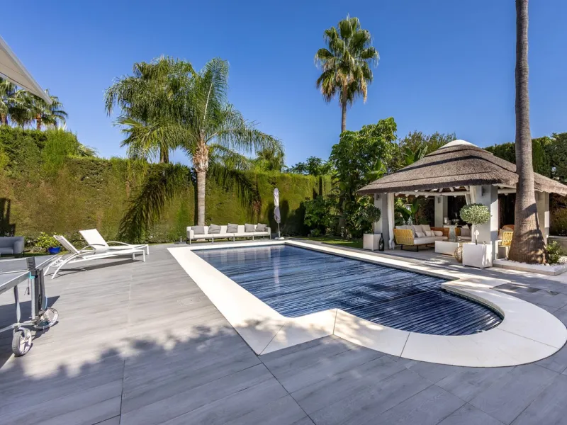STUNNING SIX BEDROOM FULLY REFORMED AND UPGRADED VILLA.