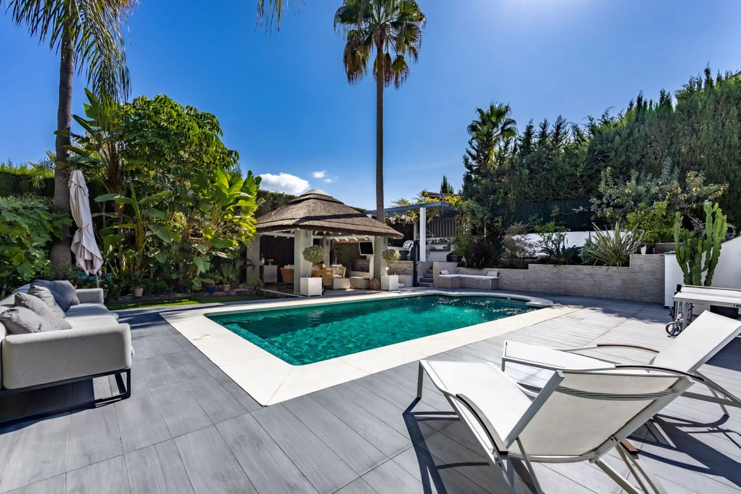 STUNNING SIX BEDROOM FULLY REFORMED AND UPGRADED VILLA.