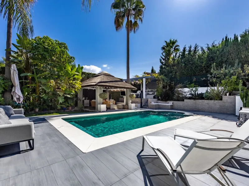 STUNNING SIX BEDROOM FULLY REFORMED AND UPGRADED VILLA.