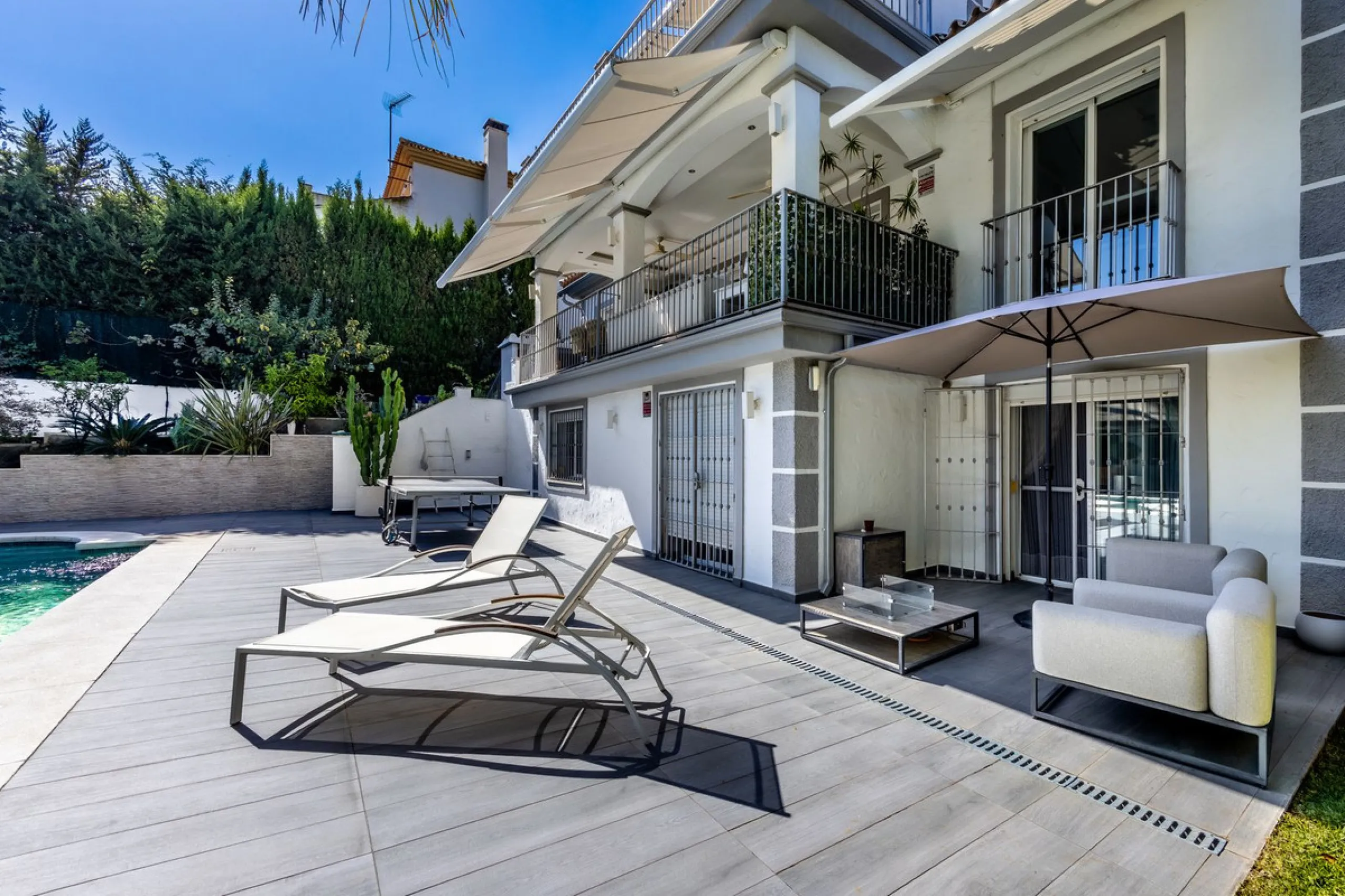 STUNNING SIX BEDROOM FULLY REFORMED AND UPGRADED VILLA.