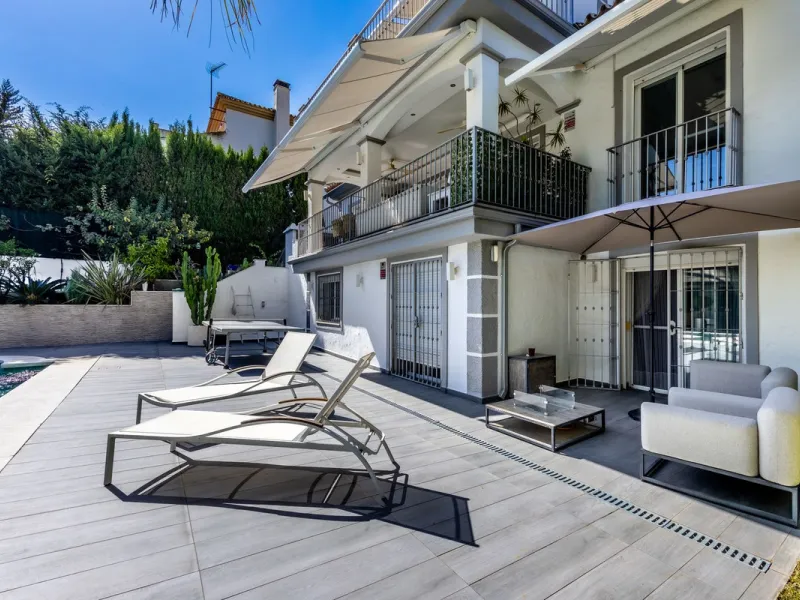 STUNNING SIX BEDROOM FULLY REFORMED AND UPGRADED VILLA.