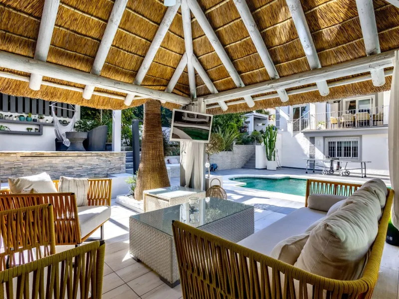 STUNNING SIX BEDROOM FULLY REFORMED AND UPGRADED VILLA.
