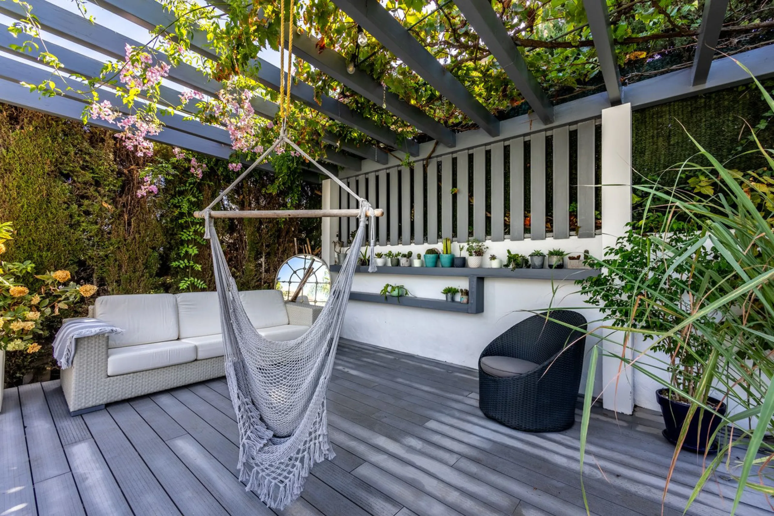 STUNNING SIX BEDROOM FULLY REFORMED AND UPGRADED VILLA.