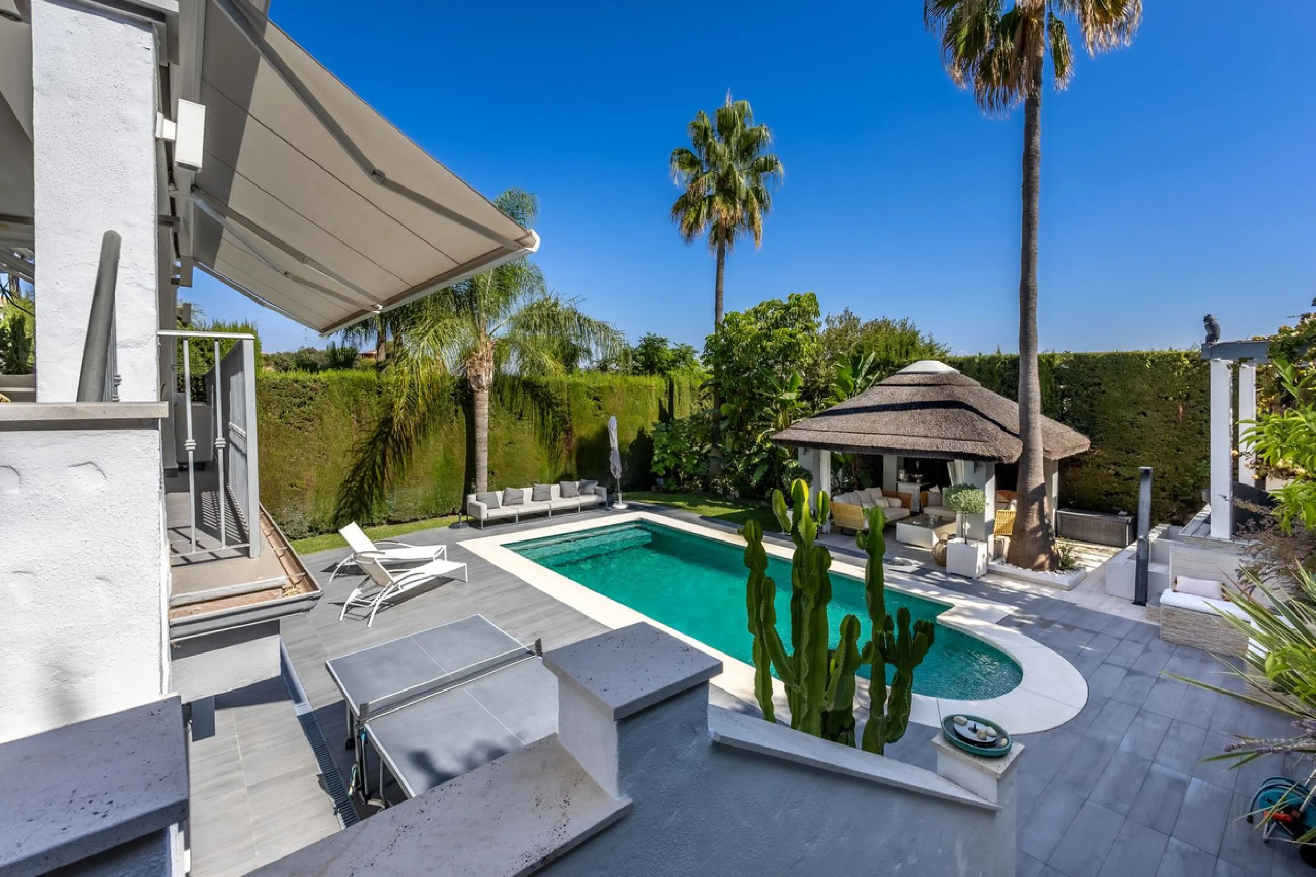STUNNING SIX BEDROOM FULLY REFORMED AND UPGRADED VILLA.
