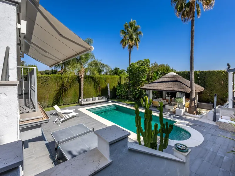 STUNNING SIX BEDROOM FULLY REFORMED AND UPGRADED VILLA.