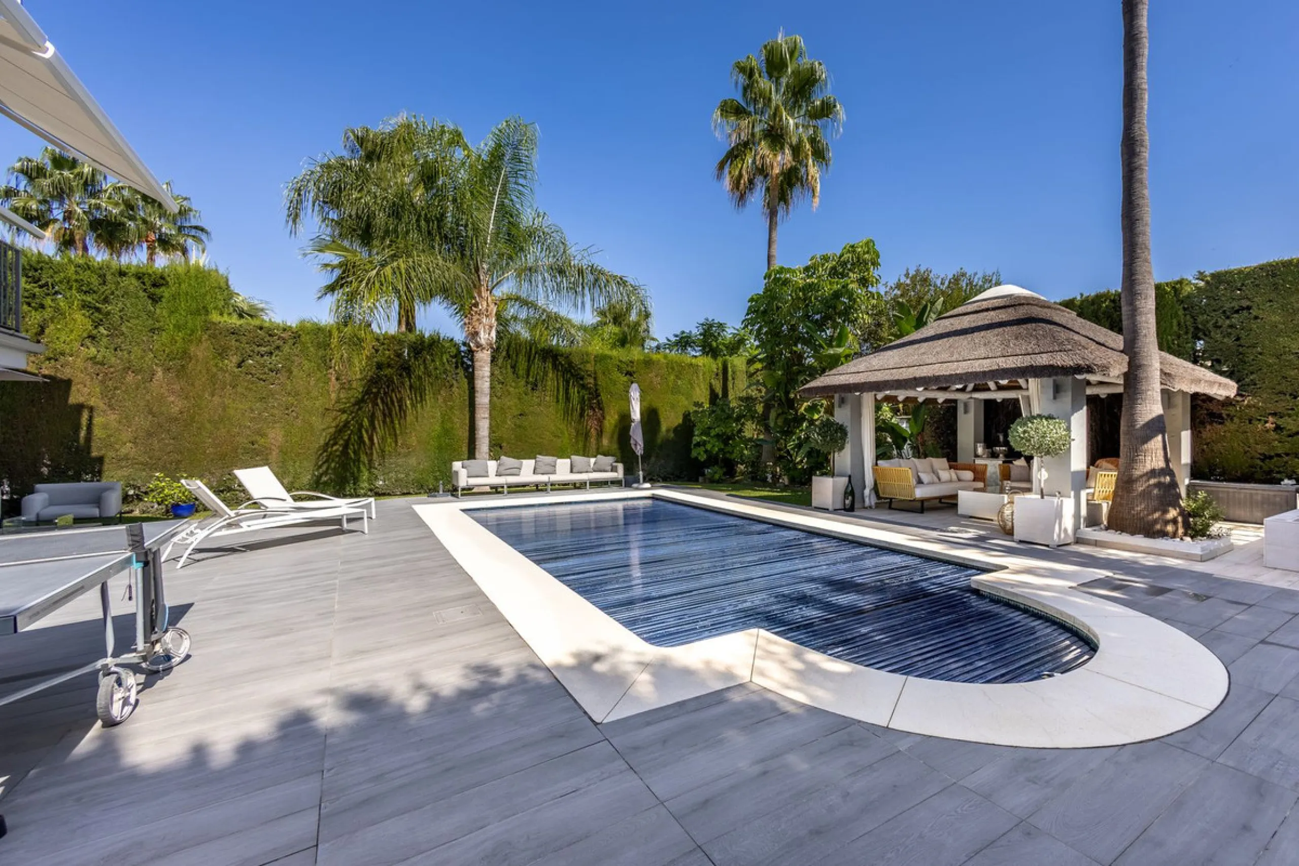 STUNNING SIX BEDROOM FULLY REFORMED AND UPGRADED VILLA.