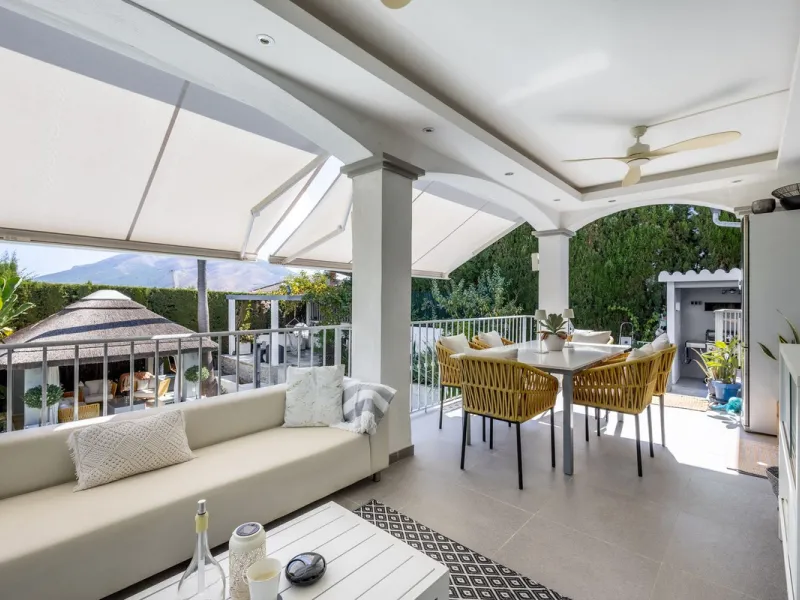 STUNNING SIX BEDROOM FULLY REFORMED AND UPGRADED VILLA.