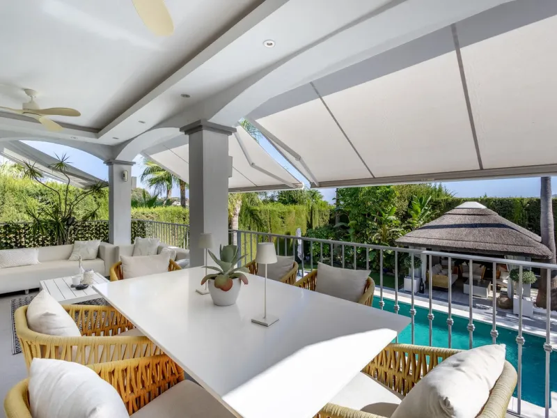 STUNNING SIX BEDROOM FULLY REFORMED AND UPGRADED VILLA.