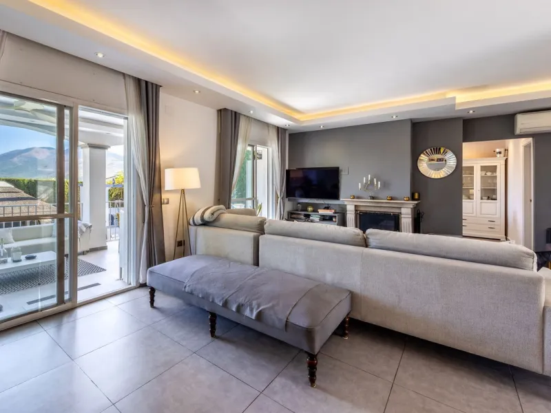 STUNNING SIX BEDROOM FULLY REFORMED AND UPGRADED VILLA.