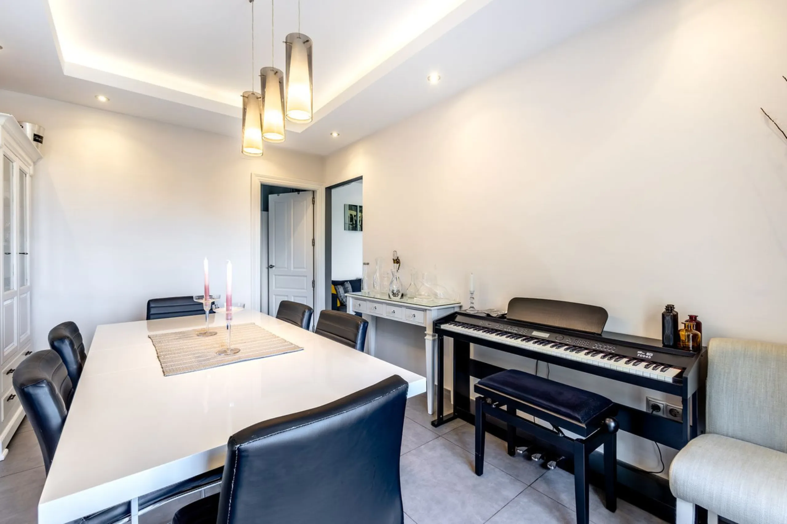 STUNNING SIX BEDROOM FULLY REFORMED AND UPGRADED VILLA.