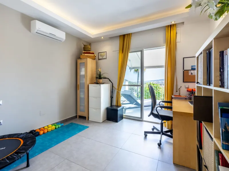 STUNNING SIX BEDROOM FULLY REFORMED AND UPGRADED VILLA.