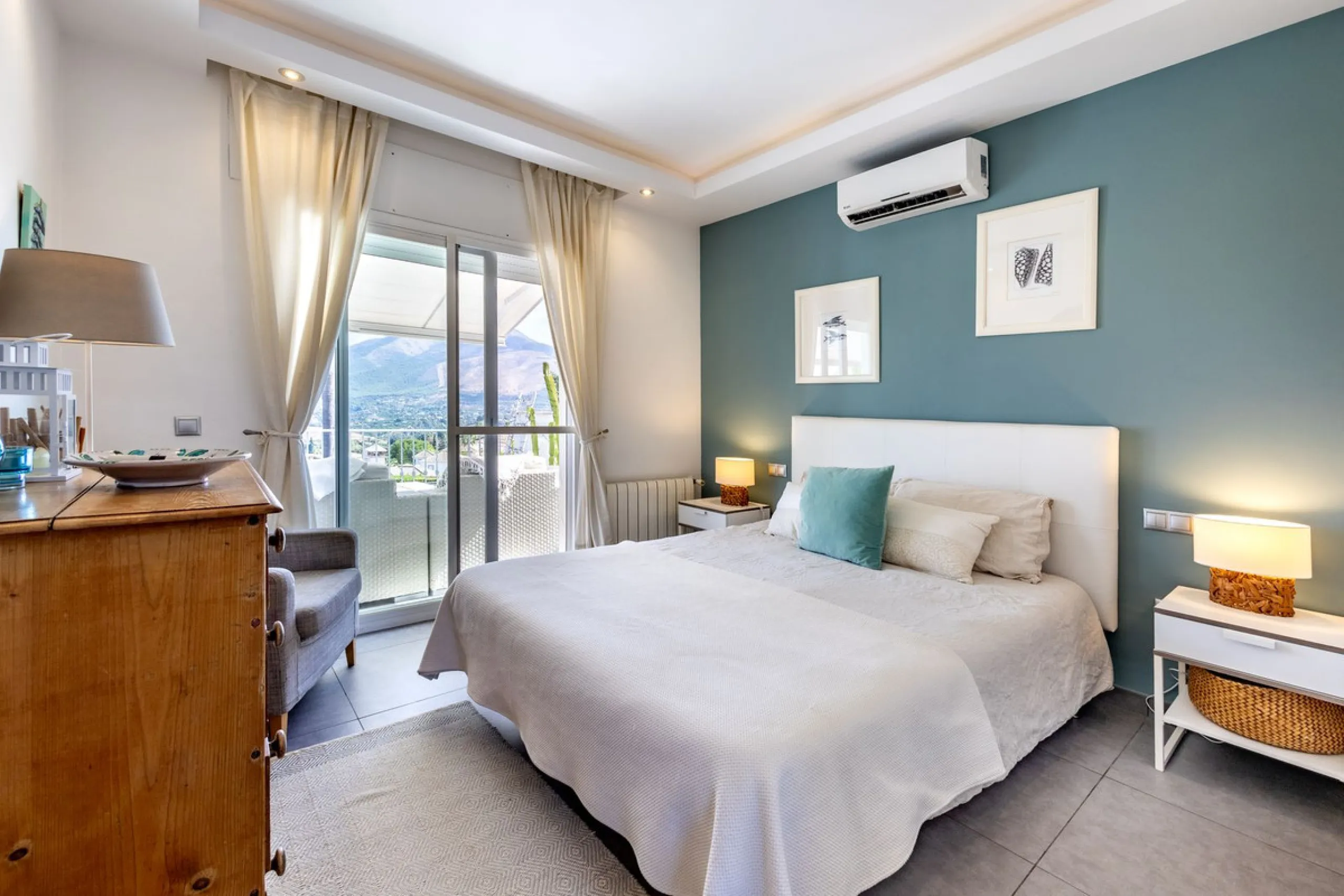 STUNNING SIX BEDROOM FULLY REFORMED AND UPGRADED VILLA.