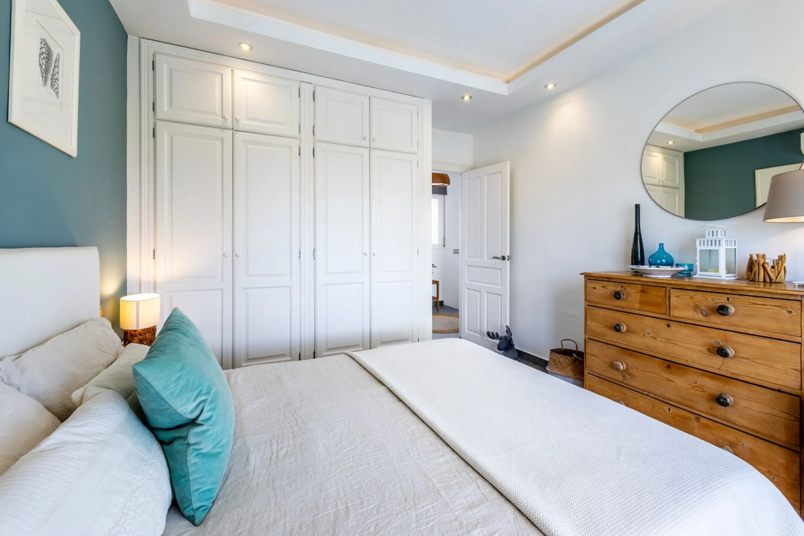 STUNNING SIX BEDROOM FULLY REFORMED AND UPGRADED VILLA.