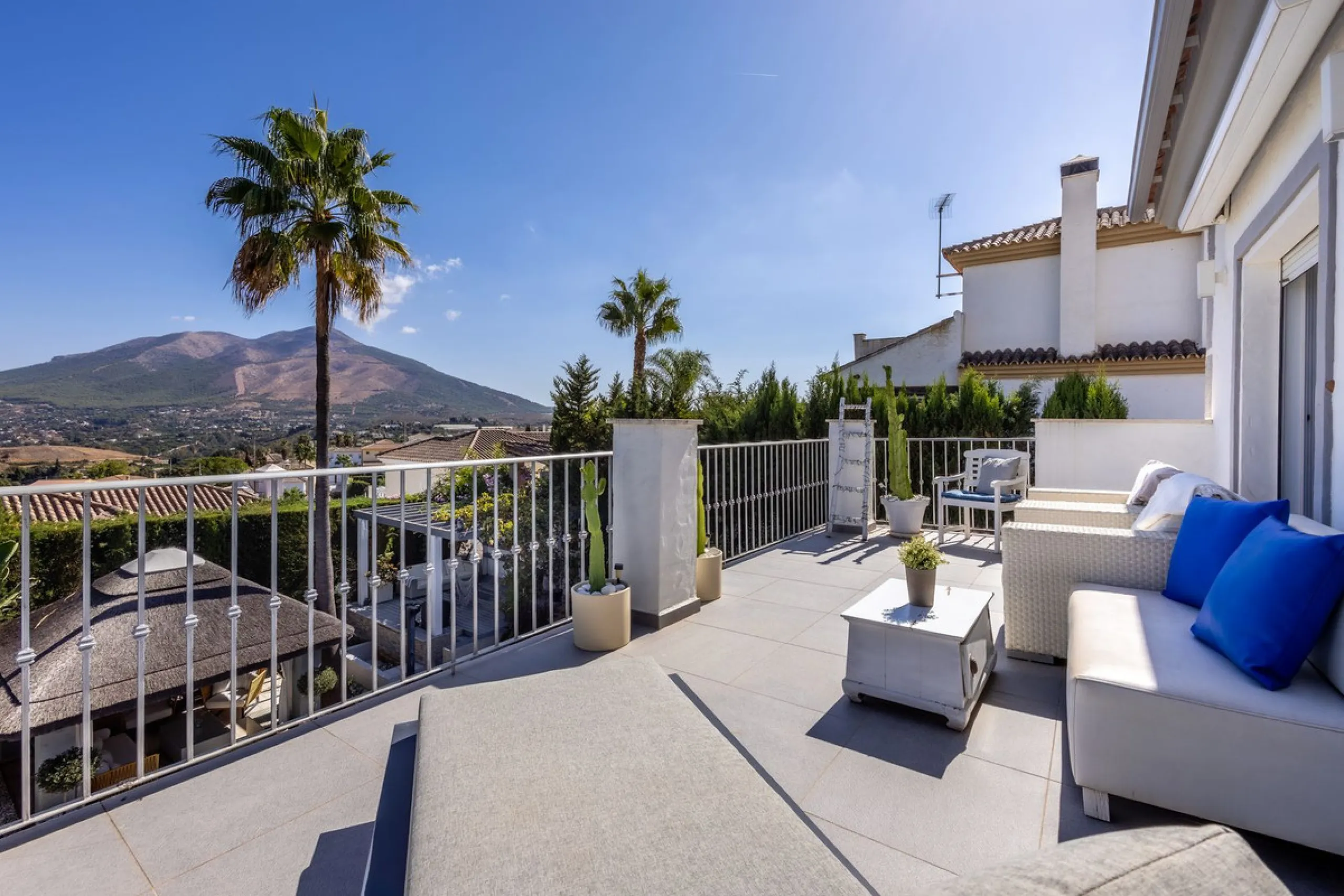STUNNING SIX BEDROOM FULLY REFORMED AND UPGRADED VILLA.