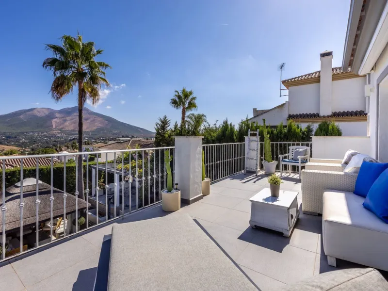 STUNNING SIX BEDROOM FULLY REFORMED AND UPGRADED VILLA.