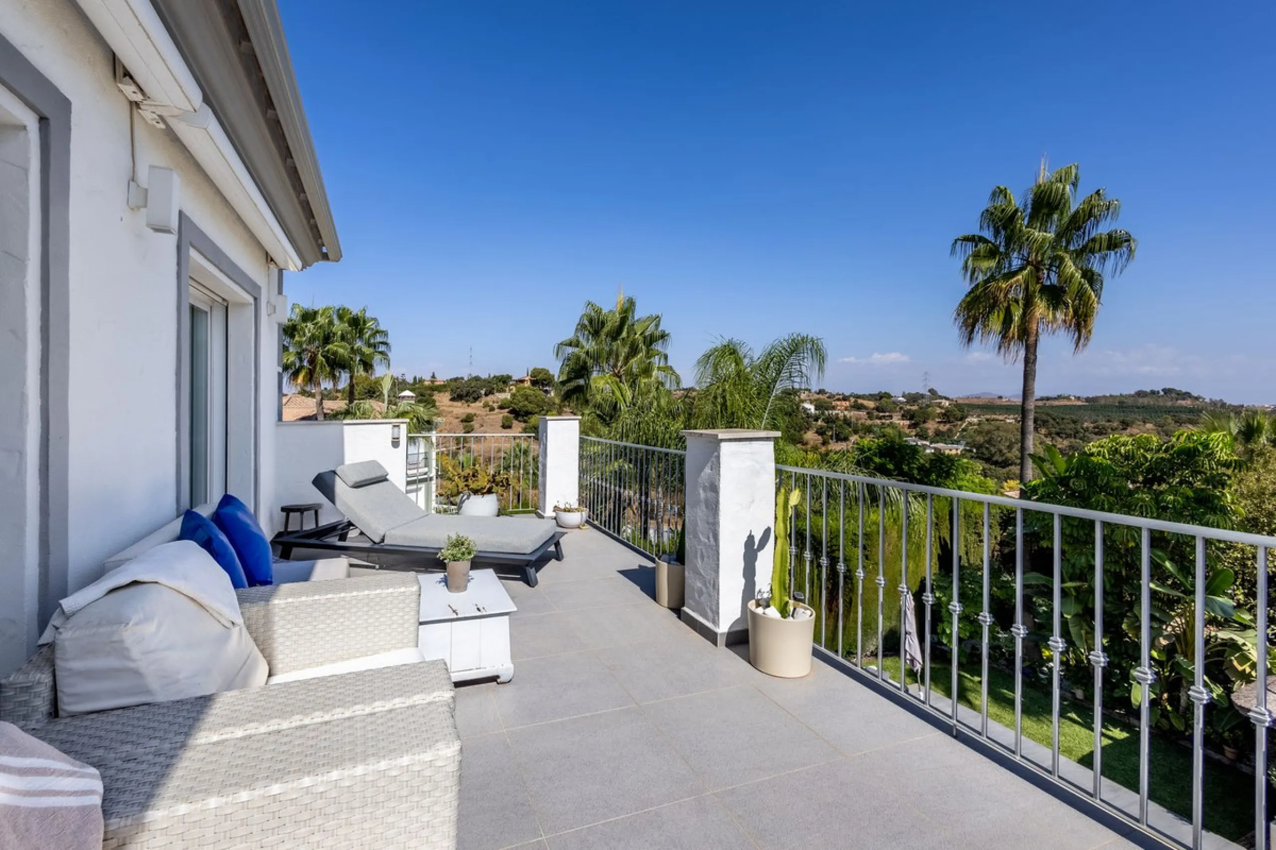STUNNING SIX BEDROOM FULLY REFORMED AND UPGRADED VILLA.