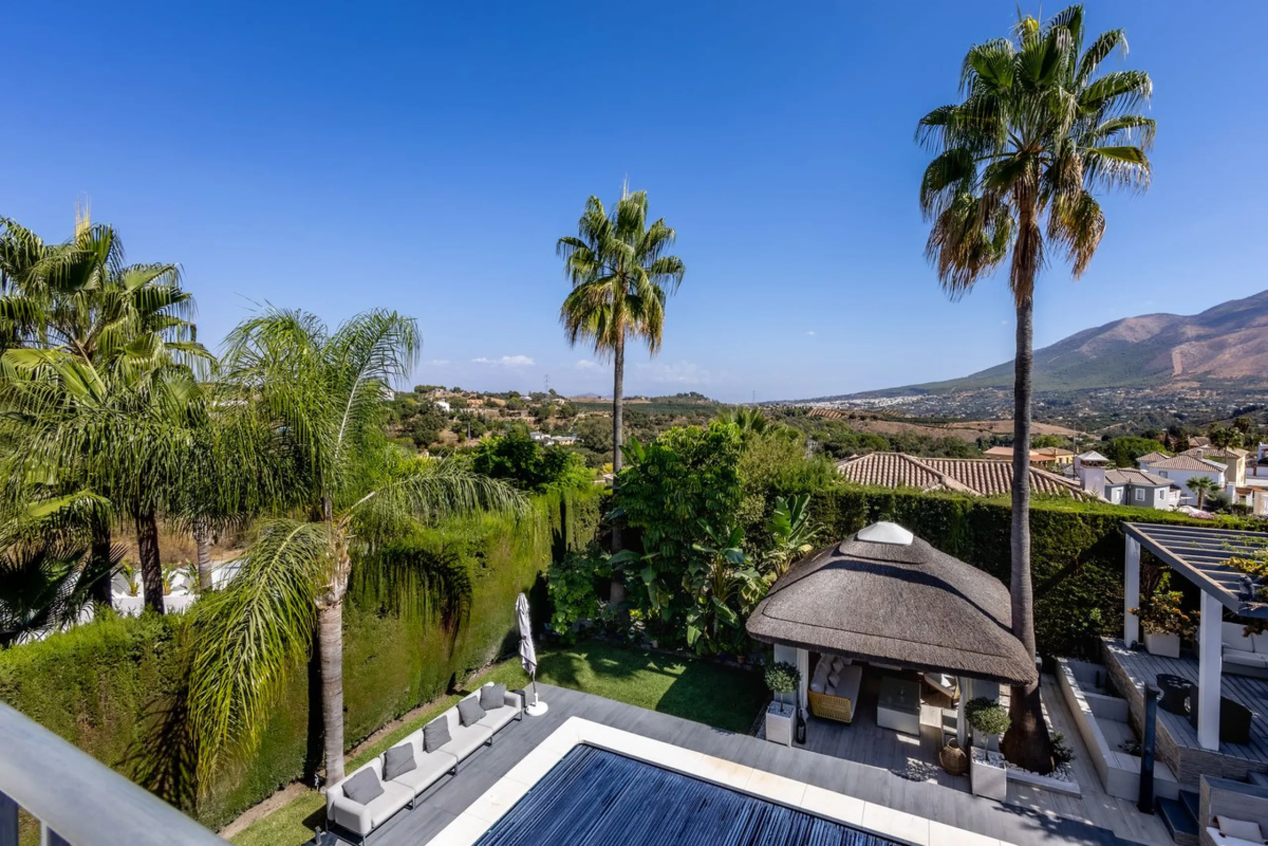 STUNNING SIX BEDROOM FULLY REFORMED AND UPGRADED VILLA.