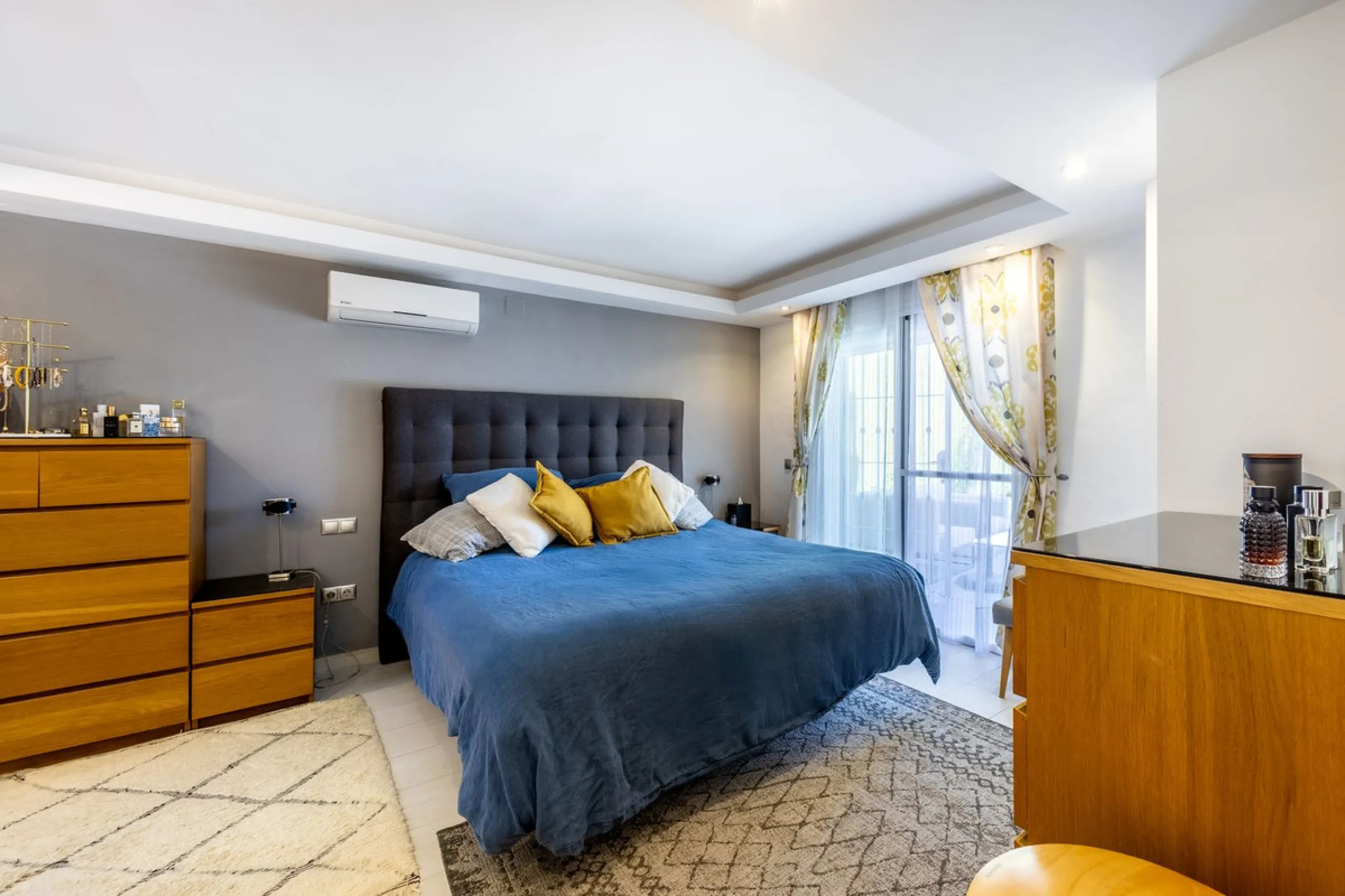 STUNNING SIX BEDROOM FULLY REFORMED AND UPGRADED VILLA.