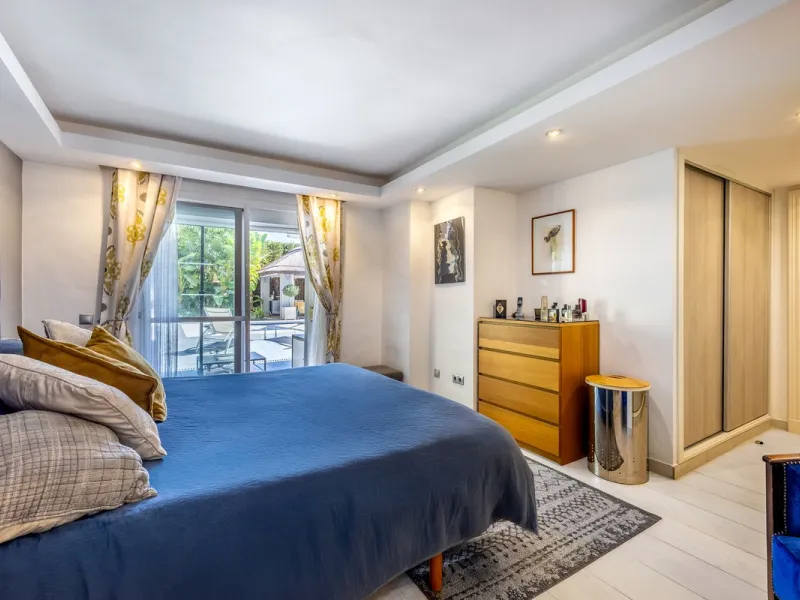 STUNNING SIX BEDROOM FULLY REFORMED AND UPGRADED VILLA.