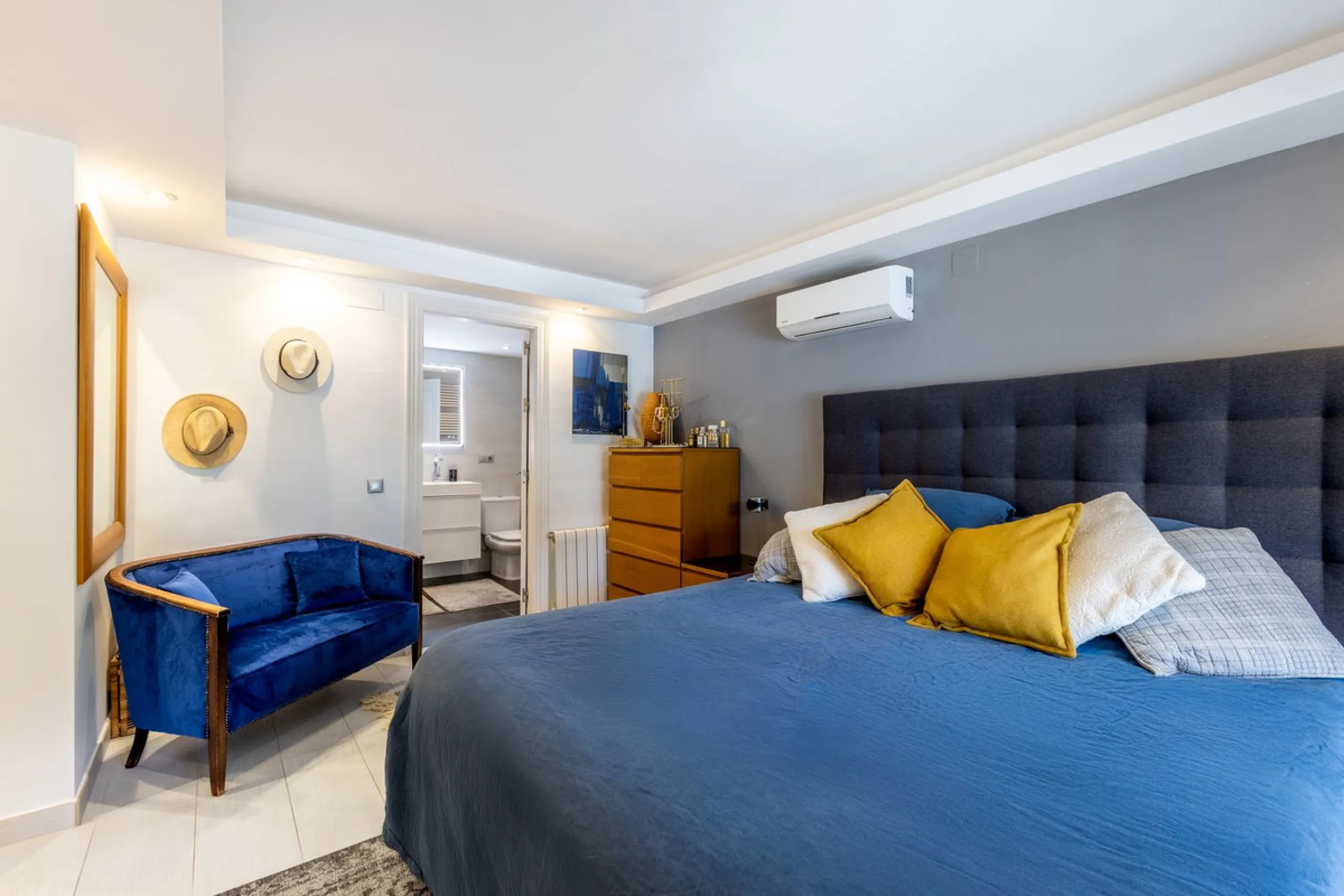 STUNNING SIX BEDROOM FULLY REFORMED AND UPGRADED VILLA.