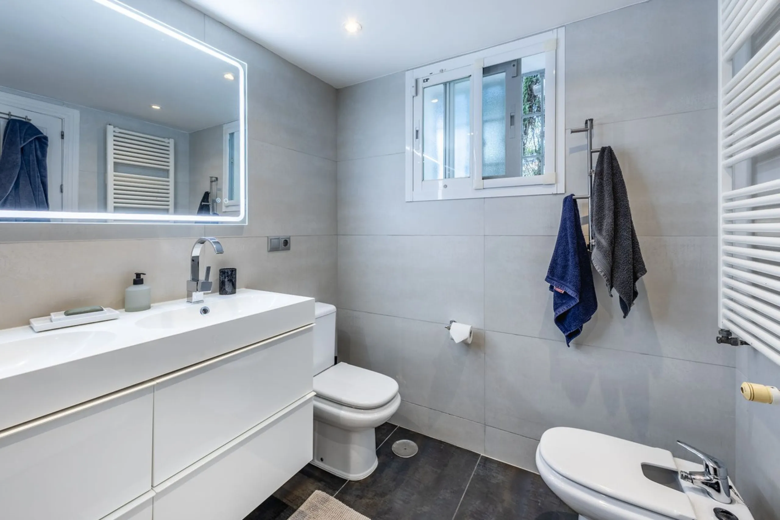 STUNNING SIX BEDROOM FULLY REFORMED AND UPGRADED VILLA.