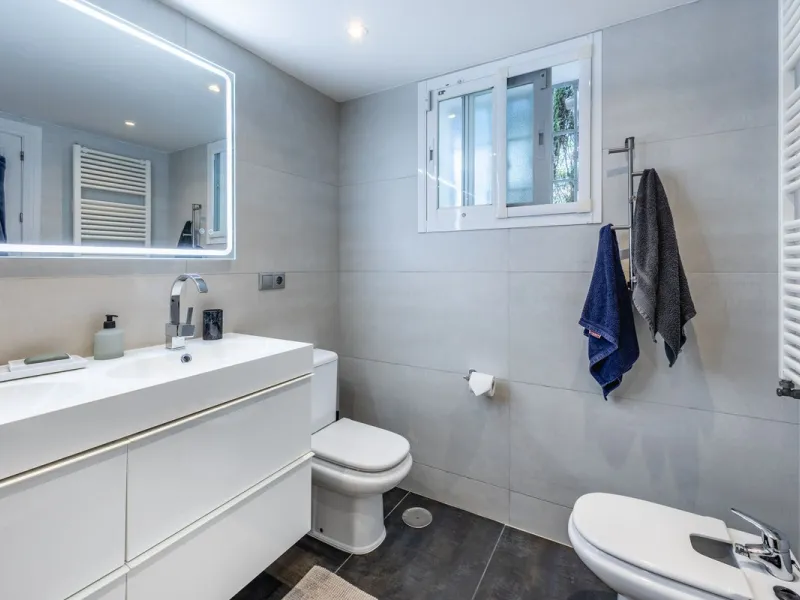 STUNNING SIX BEDROOM FULLY REFORMED AND UPGRADED VILLA.