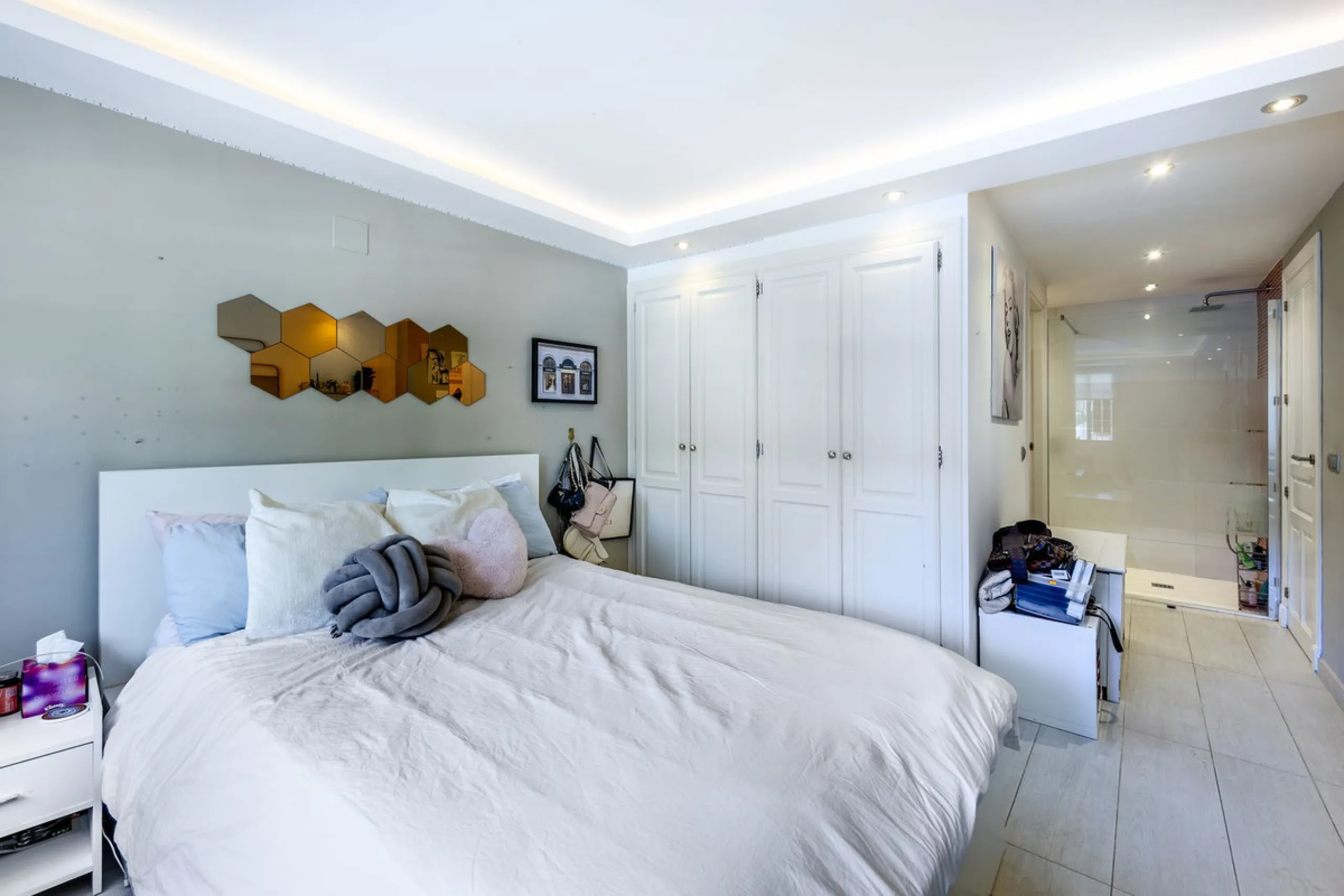 STUNNING SIX BEDROOM FULLY REFORMED AND UPGRADED VILLA.
