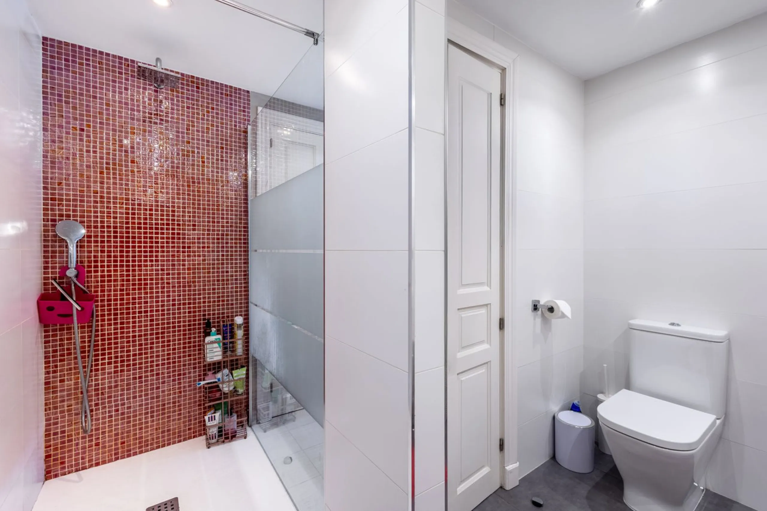 STUNNING SIX BEDROOM FULLY REFORMED AND UPGRADED VILLA.