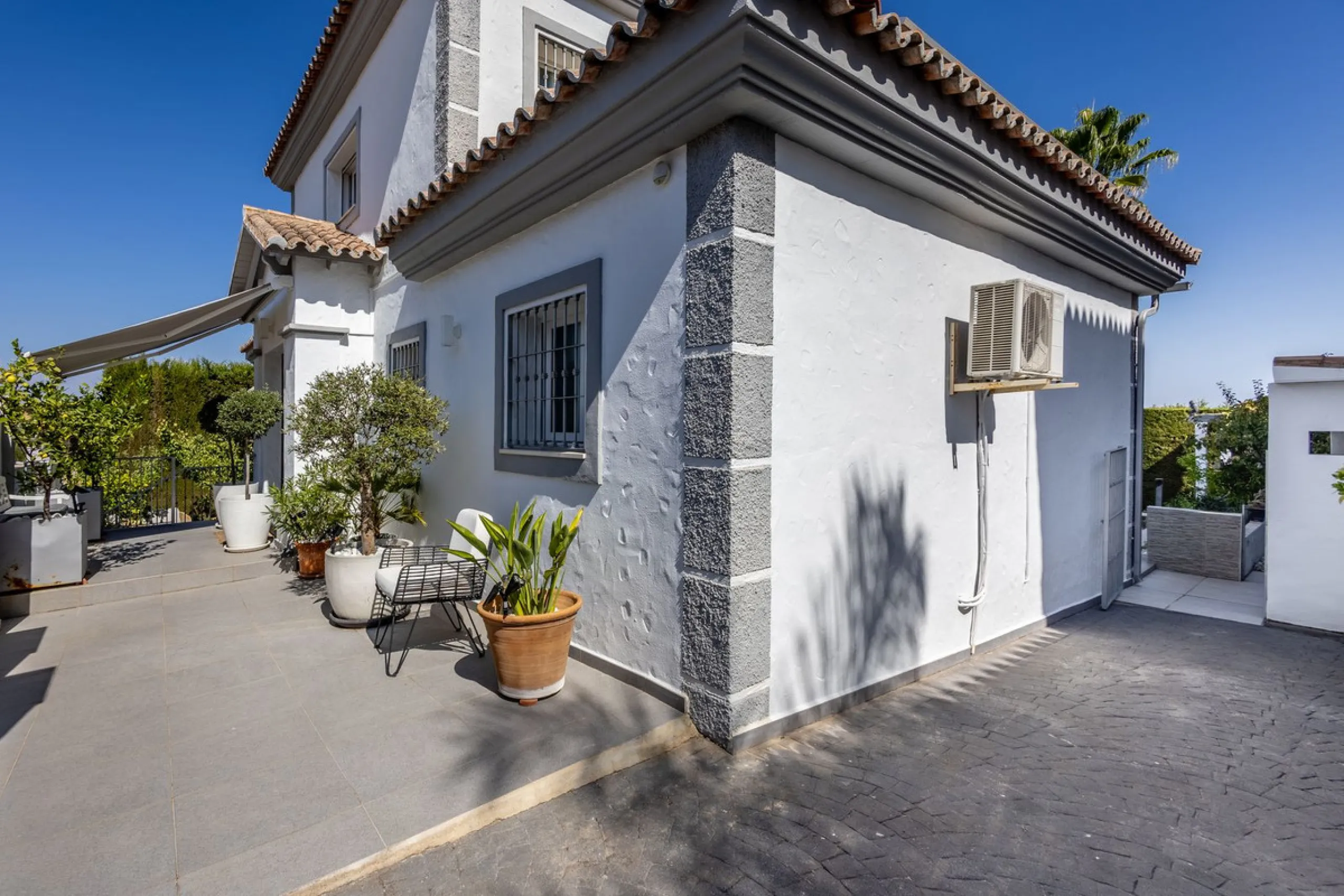STUNNING SIX BEDROOM FULLY REFORMED AND UPGRADED VILLA.