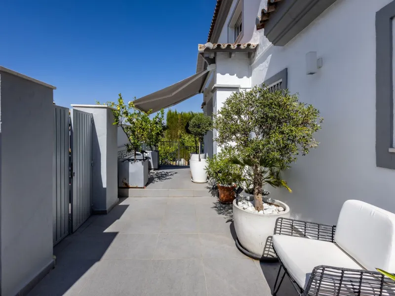 STUNNING SIX BEDROOM FULLY REFORMED AND UPGRADED VILLA.