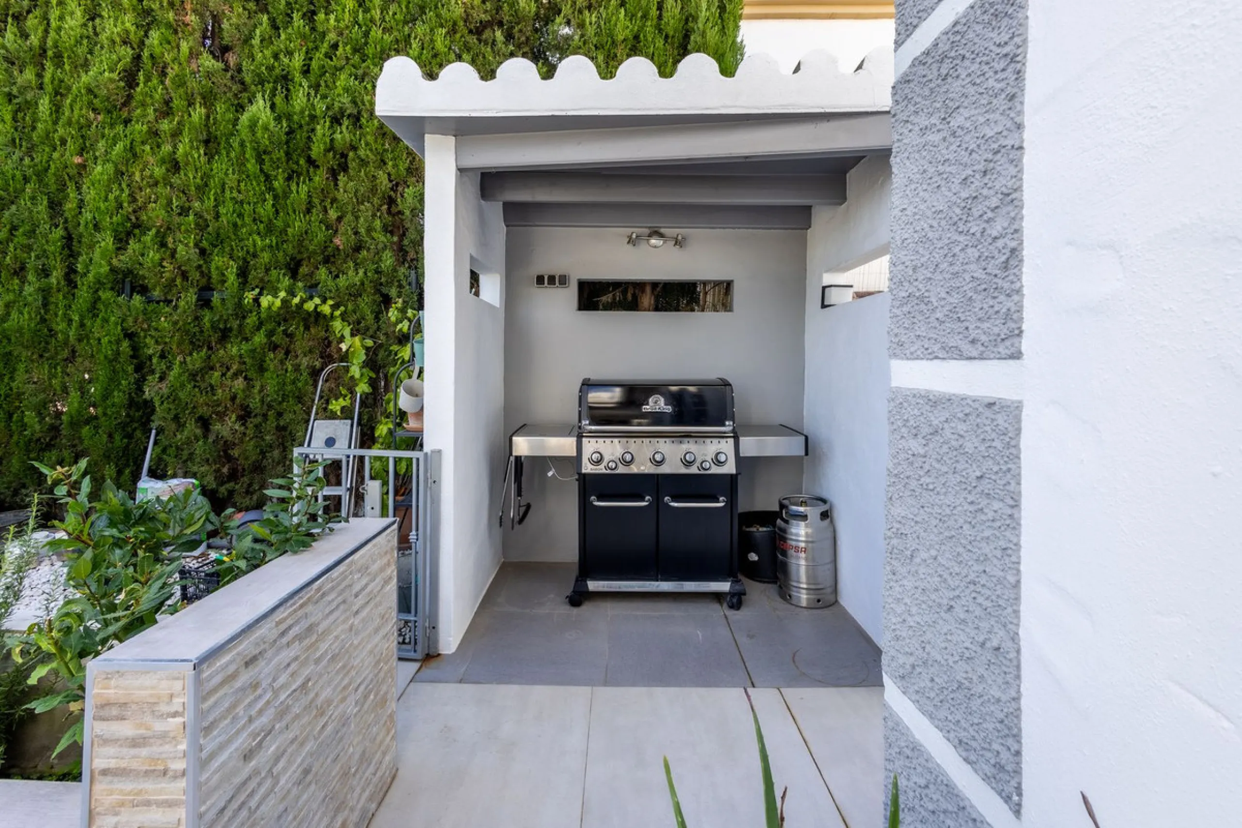 STUNNING SIX BEDROOM FULLY REFORMED AND UPGRADED VILLA.