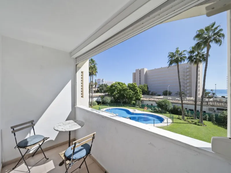 Modern 1-Bedroom Apartment with Stunning Sea, Pool & Garden Views – Montemar