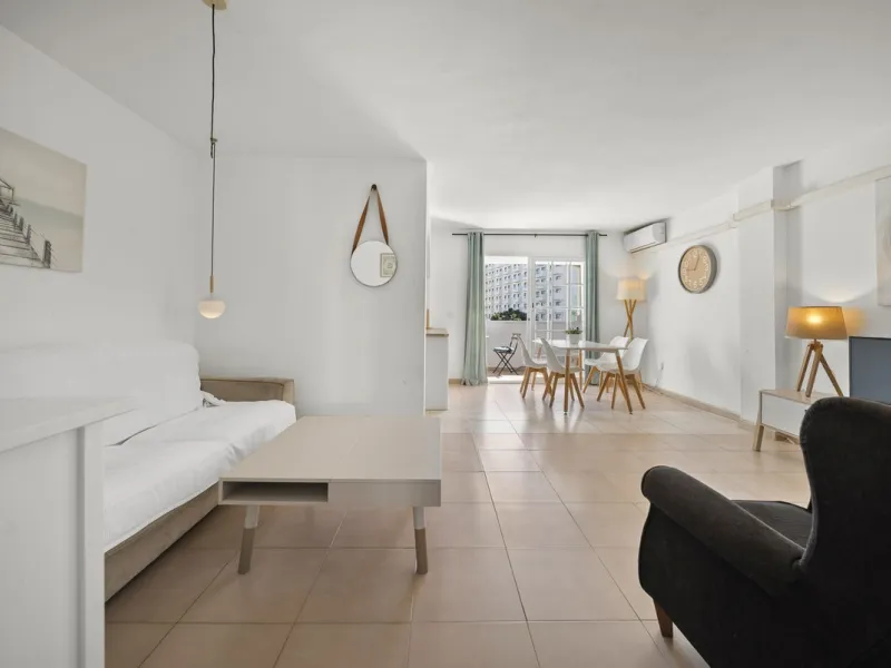 Modern 1-Bedroom Apartment with Stunning Sea, Pool & Garden Views – Montemar