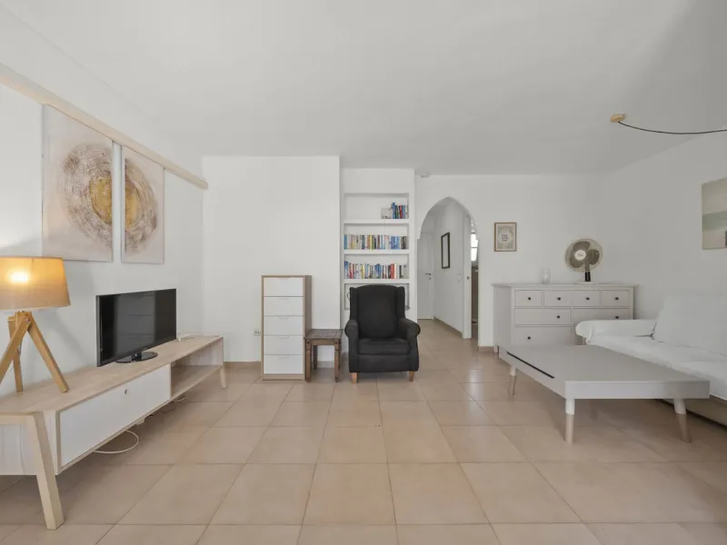 Modern 1-Bedroom Apartment with Stunning Sea, Pool & Garden Views – Montemar